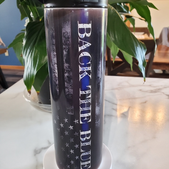 BACK THE BLUE 30oz Tumbler with duo lids 🎉sale - Picture 8 of 9